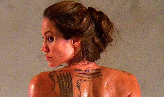 Глубокое Декольте Анджелины Джоли – Превратности Любви 1998