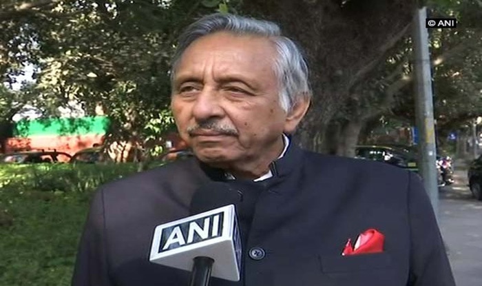 Congress Leader Mani Shankar Aiyar Joins Protesters In Shaheen Bagh