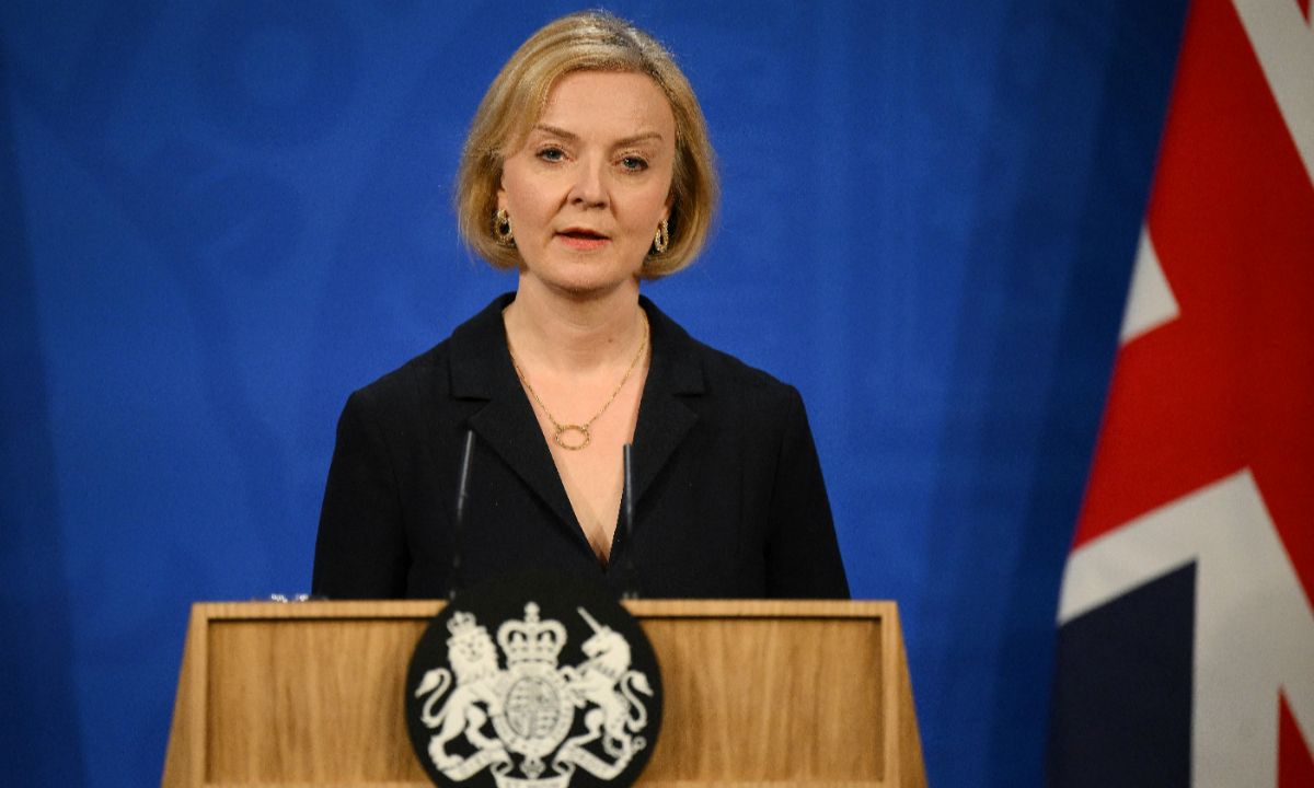 Liz Truss Phone Hacked By Putin Spies Who Gained Access To Top Secret