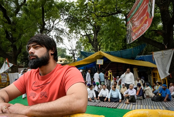 Wrestlers Protest Wrestlers Gets Farmers