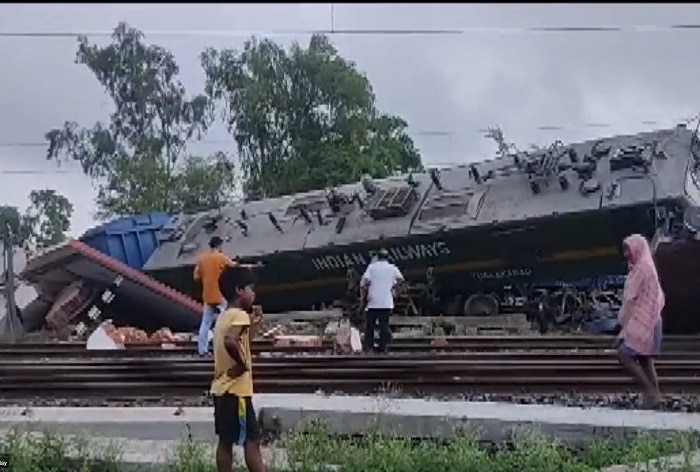 2 Goods Trains Collide In West Bengal Several Bogies Derailed