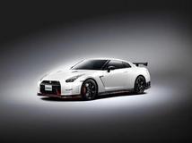 Video: Watch the new Nissan GT-R Nismo go around the Nurburgring Video: Watch the new Nissan GT-R Nismo go around the Nurburgring