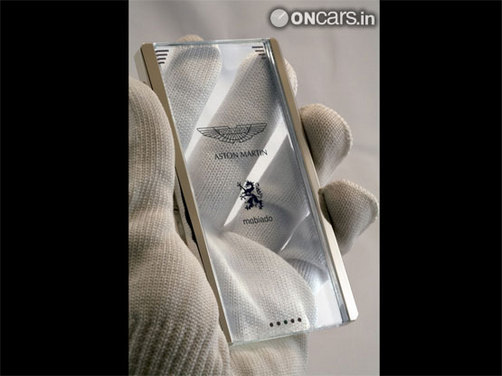 Mobiado and Aston Martin CPT002 phone concept
