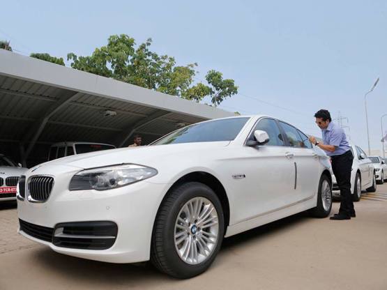BMW India launches special Sachin Tendulkar edition 3 Series and 5 Series BMW India launches special Sachin Tendulkar edition 3 Series and 5 Series