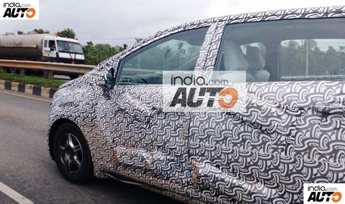 Mahindra U321 Spied Testing - Side Profile & Interiors