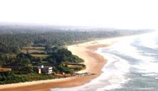 One of the popular tourist attractions of the town, Murudeshwar beach is a great place to spend time with family and friends. It is a clean beach and offers great view of the sunset.The fort is near the Murudeshwar Temple and is believed to have been built during the Vijayanagara&hellip;