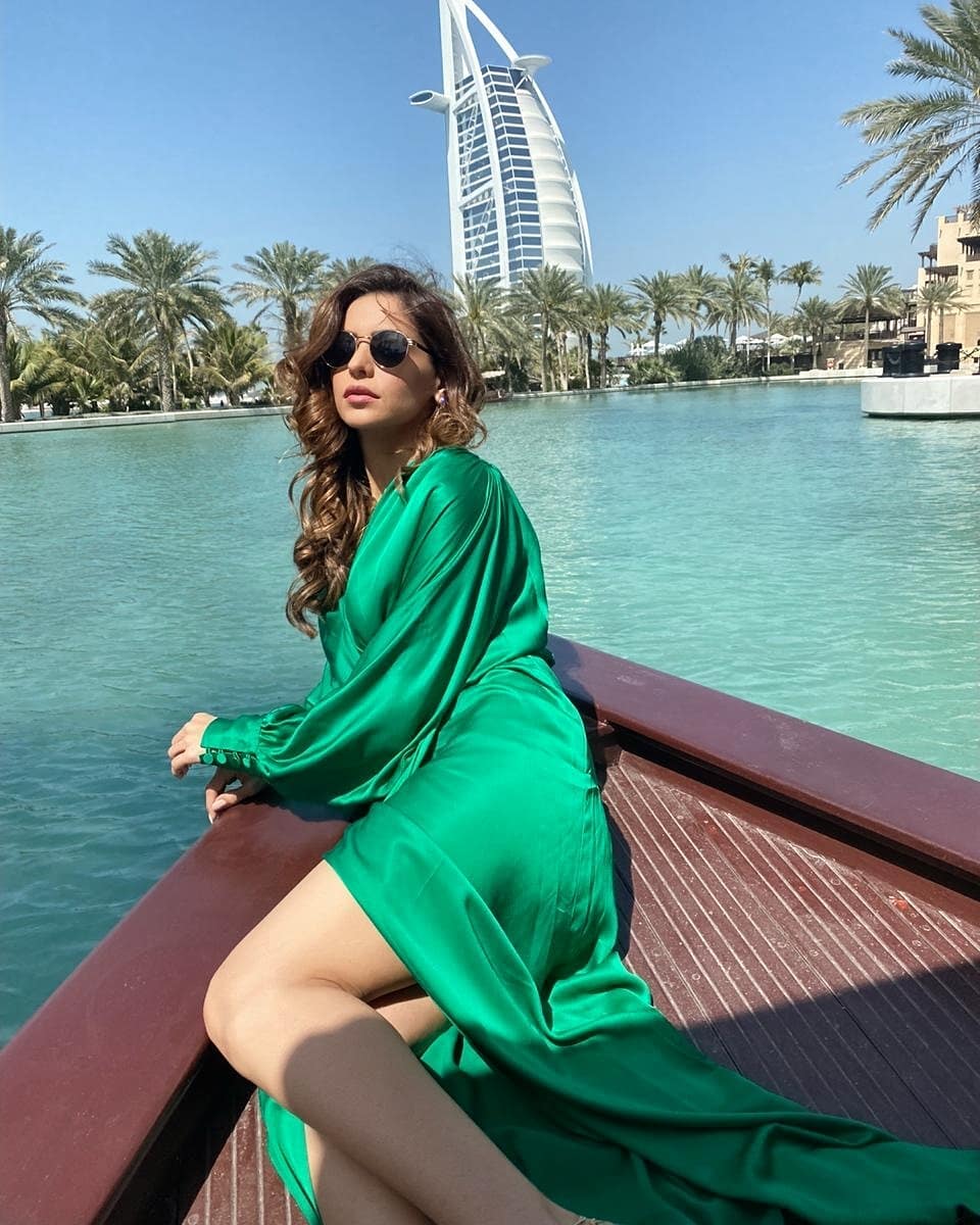 Aamna11