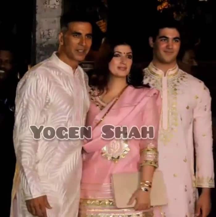 Akshay kumar with family