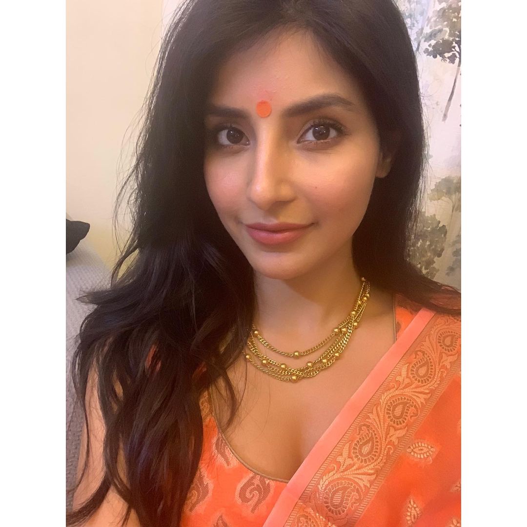Mirzapur 2 Dimpy Pandit Hot Pics: 'गुड्डू भइया' की बहन 'डिंपी' अपनी ...