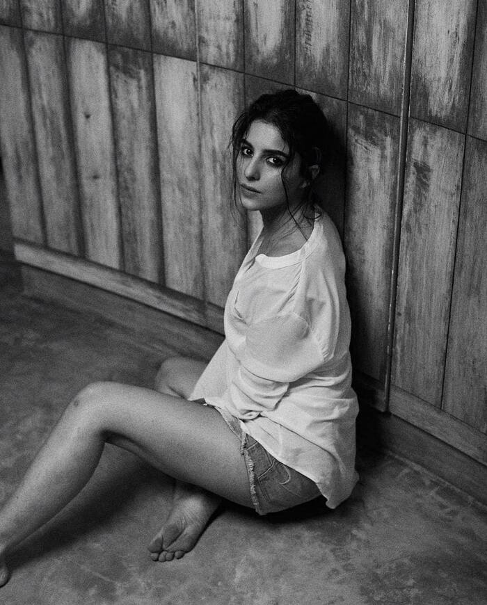 Madhuri yadav aka isha talwar 15