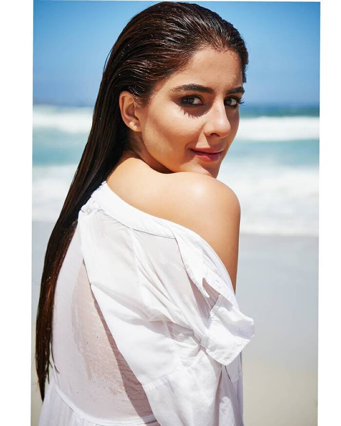 Madhuri yadav aka isha talwar 7