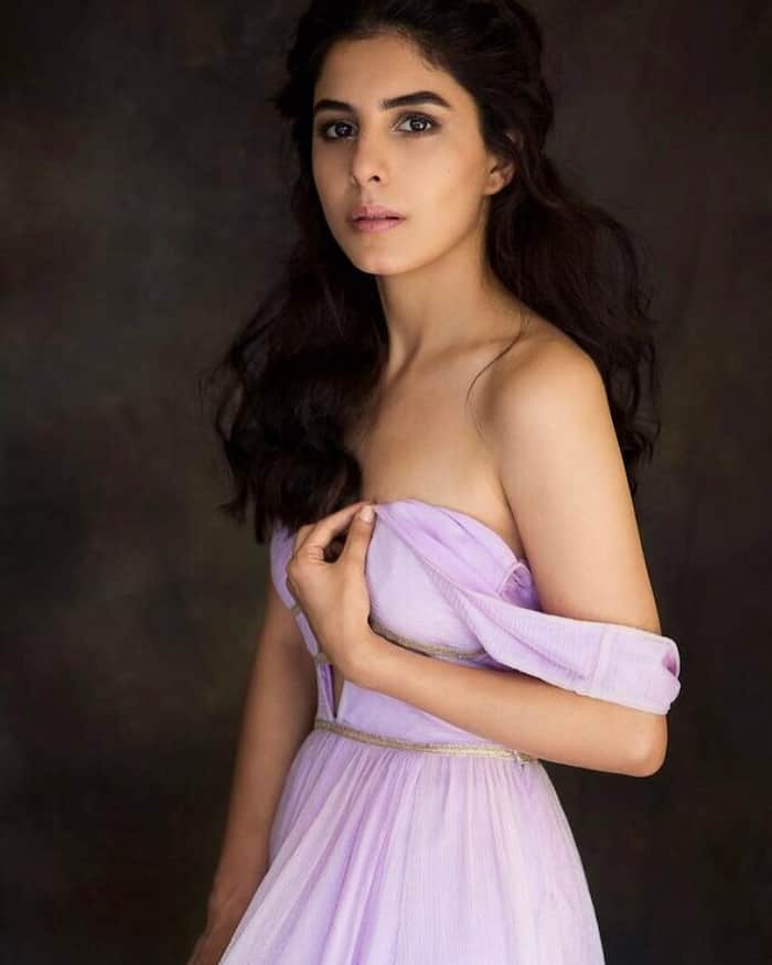 Mirzapur 2 actress isha talwar 11