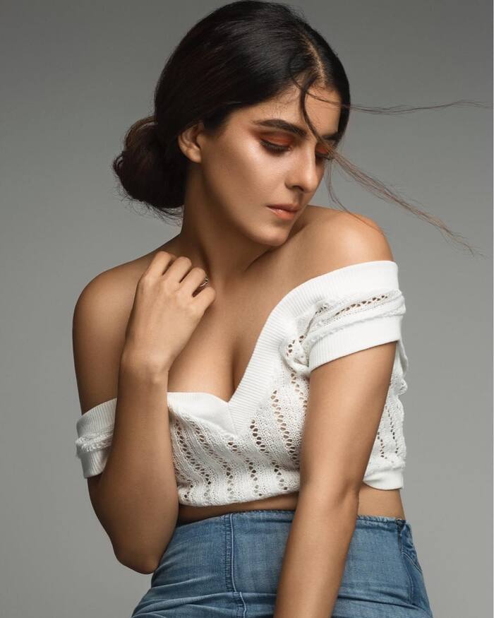 Mirzapur 2 actress isha talwar 5