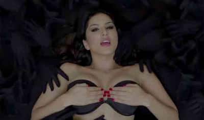 Lakha Banjara Xxx - Watch sexy Sunny Leone seduce you in Baby Doll song from Ragini MMS 2 |  India.com