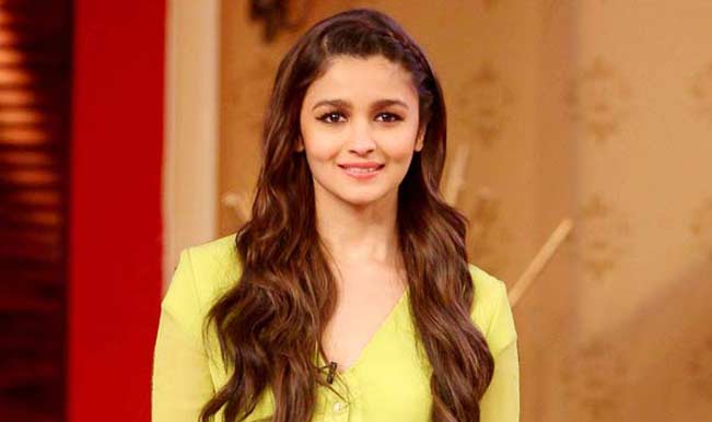 Will Alia Bhatt Play The Role Of Aarti In Chetan Bhagat S Revolution 2020 India Com will alia bhatt play the role of aarti