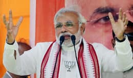 Congress polarizing voters: Narendra Modi