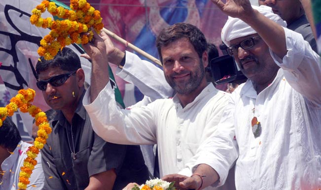 Children-with-Congress-party-flags-during-the-roadshow-of-Congress-vice-president-Rahul-Gandhi2