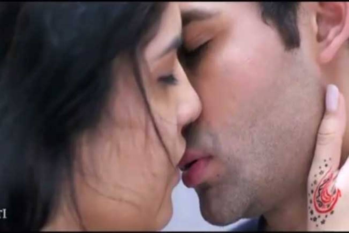 1200px x 800px - Lekar Hum Dewaana Dil' official trailer out: Watch Ranbir Kapoor's cousin  Armaan Jain romance Deeksha Seth | India.com