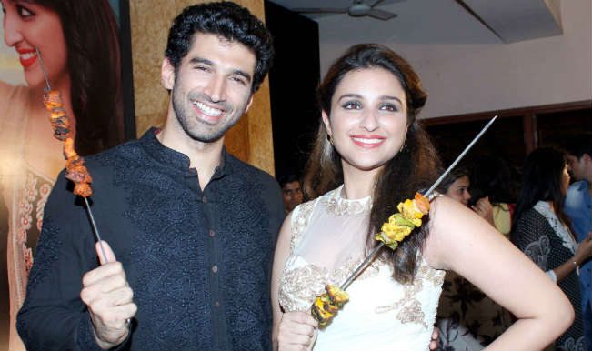 'Daawat-e-Ishq' trailer launch: Check out Aditya Roy Kapur and Parineeti Chopra posing with delicious kebabs! ‘Daawat-e-Ishq’ trailer launch: Check out Aditya Roy Kapur and Parineeti Chopra posing with delicious kebabs!