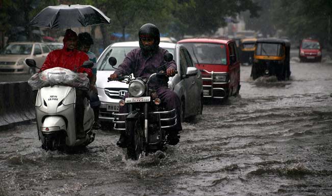 Heavy rains in Ahmedabad disrupts normal life | India.com
