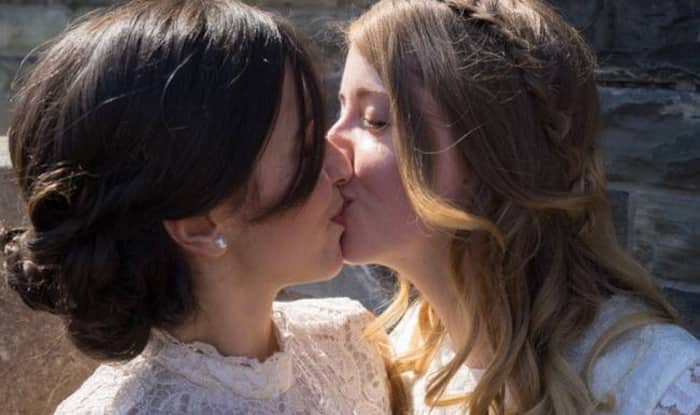 orgasm-facts-lesbian-women-and-men-have-more-orgasms-than-straight