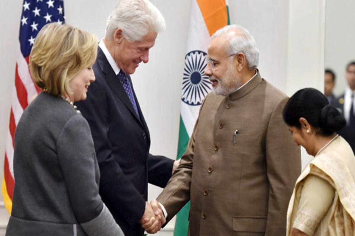 Bill \u0026 Hillary Clinton meet Modi, praise clean Ganga effort | India.com, image size:1200x800