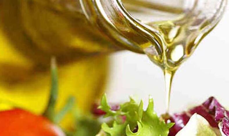 Traders can import refined palm oil without license till further orders.