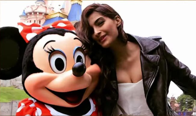 Khoobsurat' Sonam Kapoor has a thrilling experience at Disneyland |  