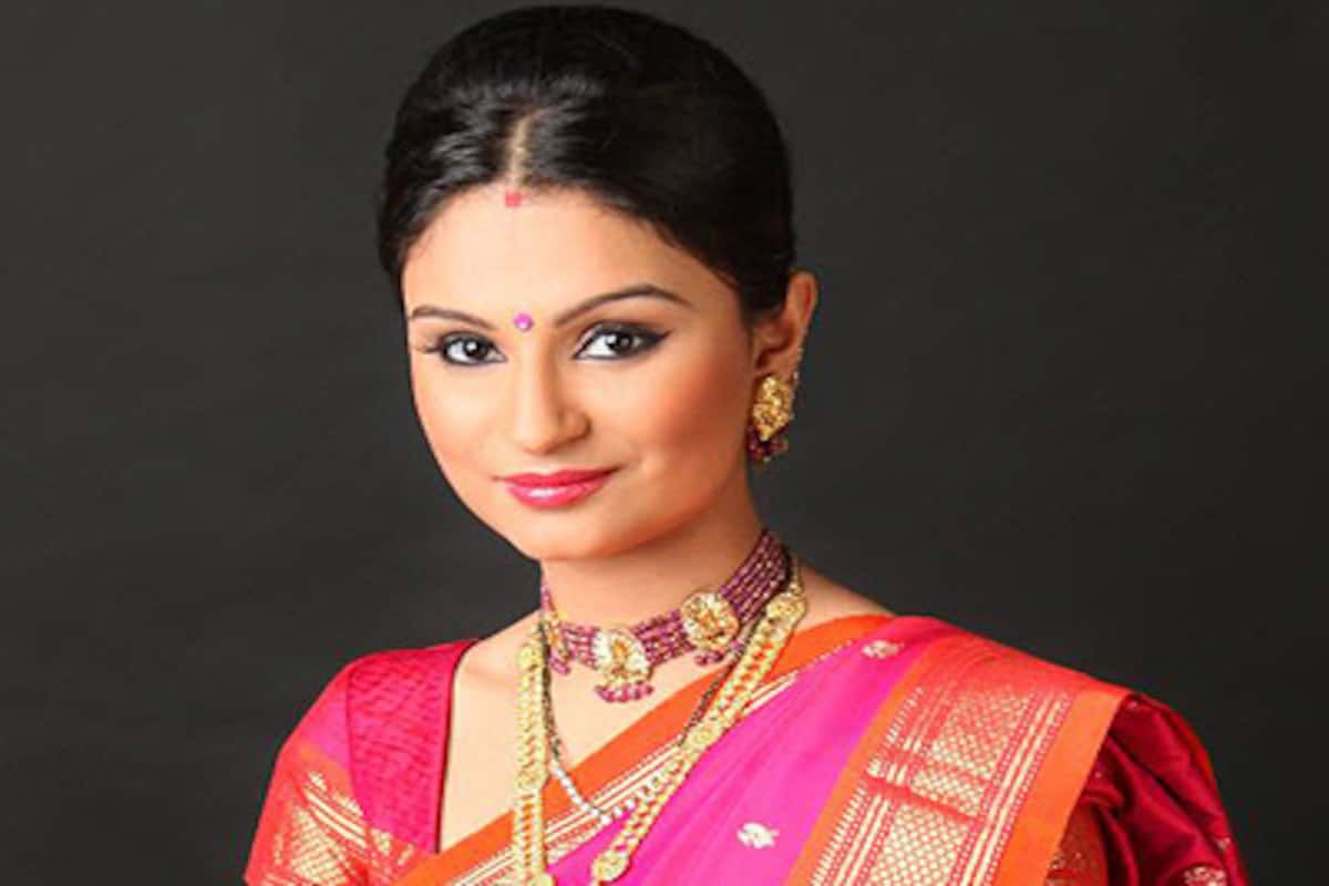 Dimpy Mahajan Sister