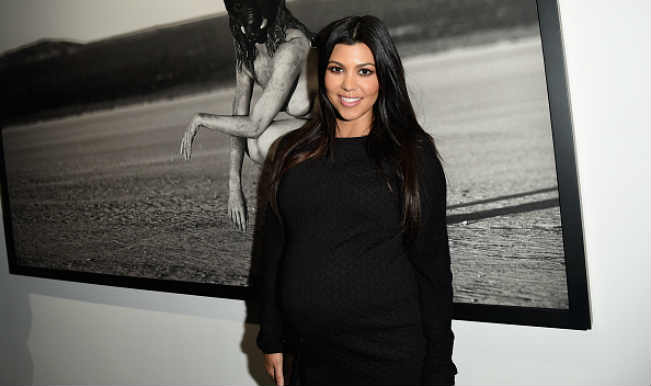 Kourtney Kardashian Pregnant And Naked - Pregnant Kourtney Kardashian poses nude, follows sister Kim ...