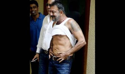 Look: Sanjay Dutt flaunts eight-pack abs! He's lost 18 kg in Yerwada jail