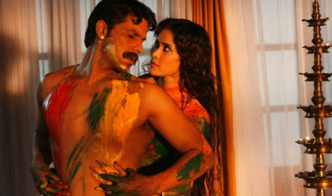 Rang Rasiya song Kahe Sataye: Watch sexy Nandana Sen's hot erotic romance  with Randeep Hooda! | India.com