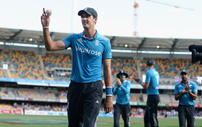 Tri-Series in Australia 2015: India vs England 3rd ODI - Steve Finn's 5-wicket haul sets England ...