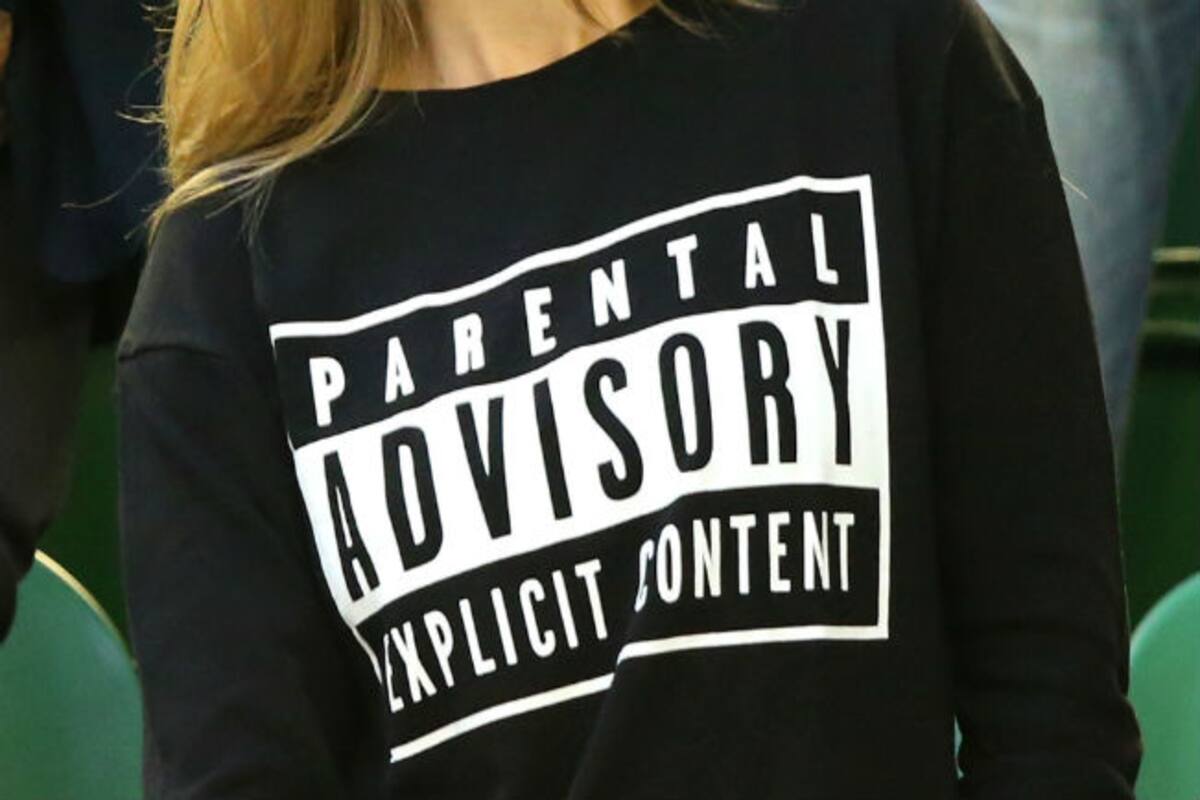 Andy Murray S Girlfriend Kim Sears Sports Parental Advisory T Shirt During Australian Open 2015 Final India Com