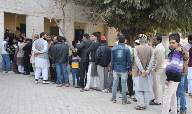 Delhi assembly elections 2015: re-polling begins in two booths at rohtas nagar, delhi cantonment