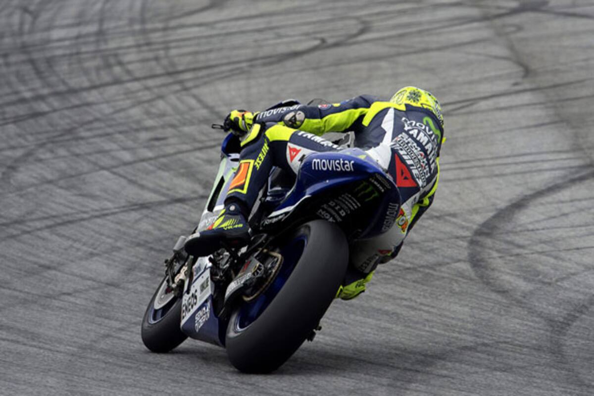 Valentino Rossi wins thrilling opening race of MotoGP season in