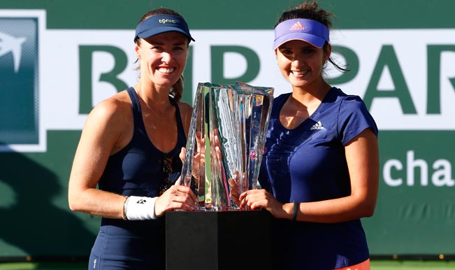 BNP Paribas Open 2015 Sania MirzaMartina Hingis lift Indian Wells