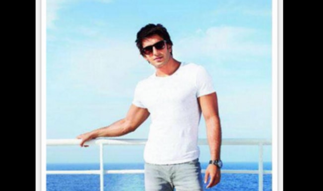 Dil dhadakne do: ranveer singh looks uber cool in his new look!