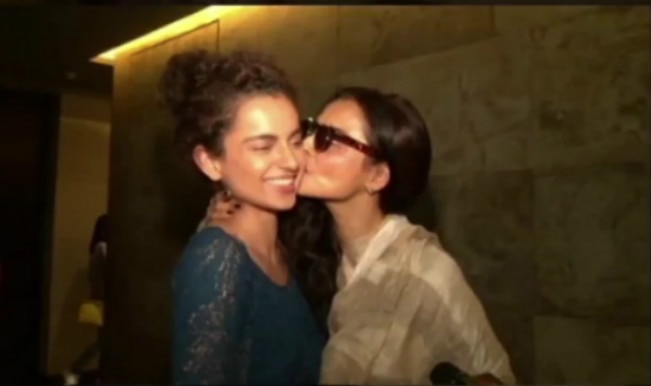 OMG!! Rekha kissed Kangana Ranaut? | India.com