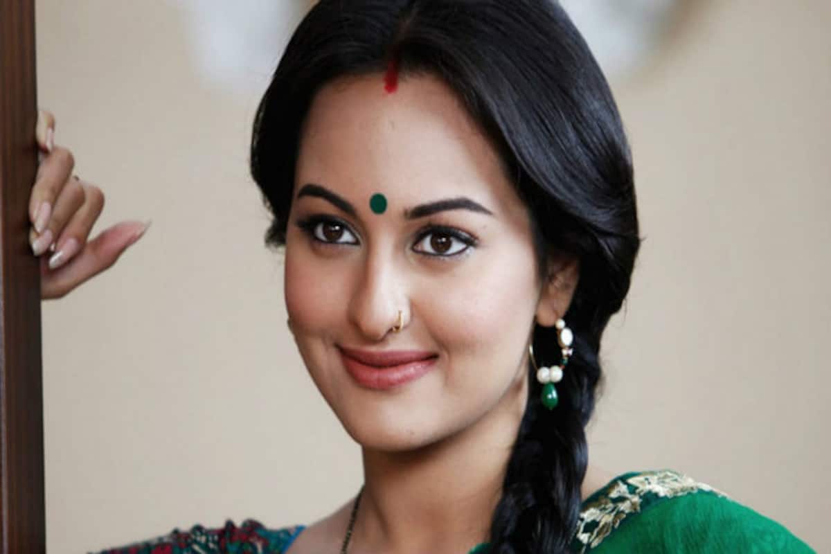 Indian Idol Junior 2015: Is Sonakshi Sinha making mistake by judging kids  singing-based reality show? | India.com