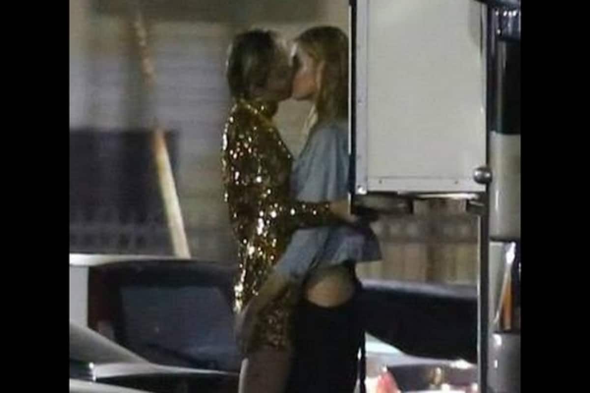 Real Lesbian Porn Miley Cyrus - Spotted! Miley Cyrus kissing HOT Victoria's Secret model Stella Maxwell |  India.com