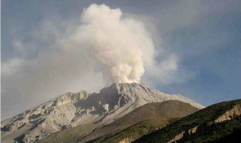 Peru volcano erupts sending ash across 15-km radius | India.com