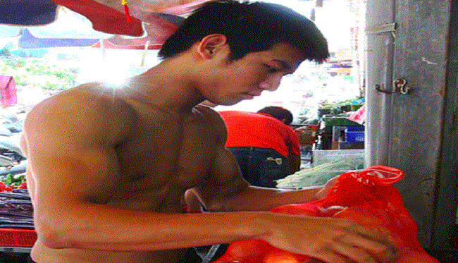 source : amar ujala sexiest-street-vendor-1-1-1-1-1-1-559f6578d3ab6_exlst