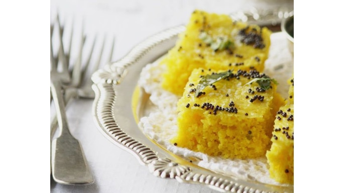 Weight Loss Friendly Indian Snacks You Can Eat Dhokla