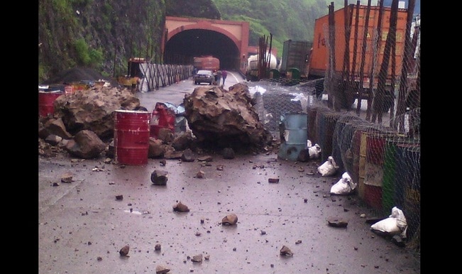 Mumbai-Pune Expressway fresh landslide; traffic diverted (Watch video)