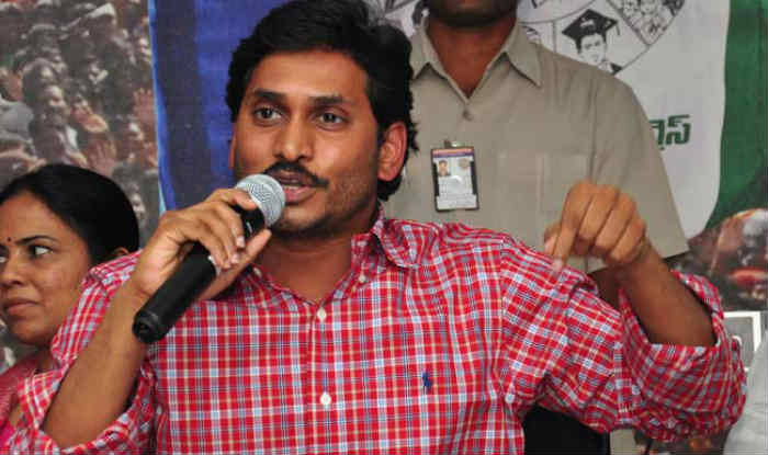 Jagan Mohan Reddy continues fast for special status to Andhra Pradesh ...