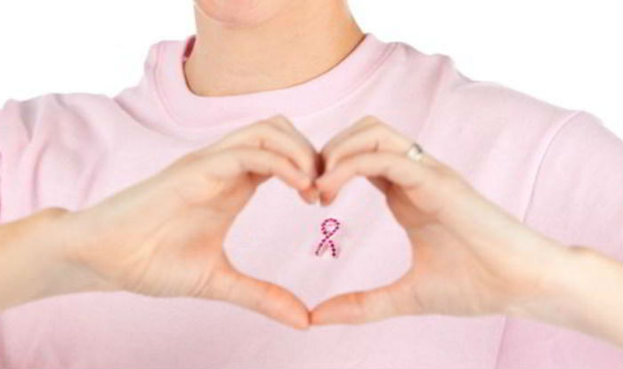 World Cancer Day 2020: महिलाएं Breast Cancer को लेकर हो जाएं Alert, जानें कारण, लक्षण, बचाव