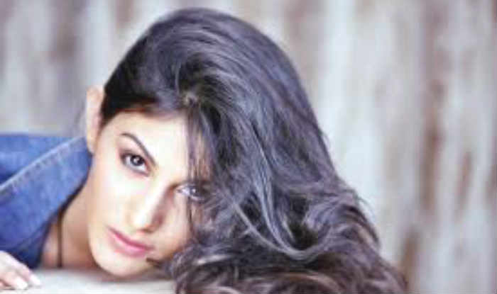 Amyra Dastur Very Excited To Meet Jackie Chan India Com