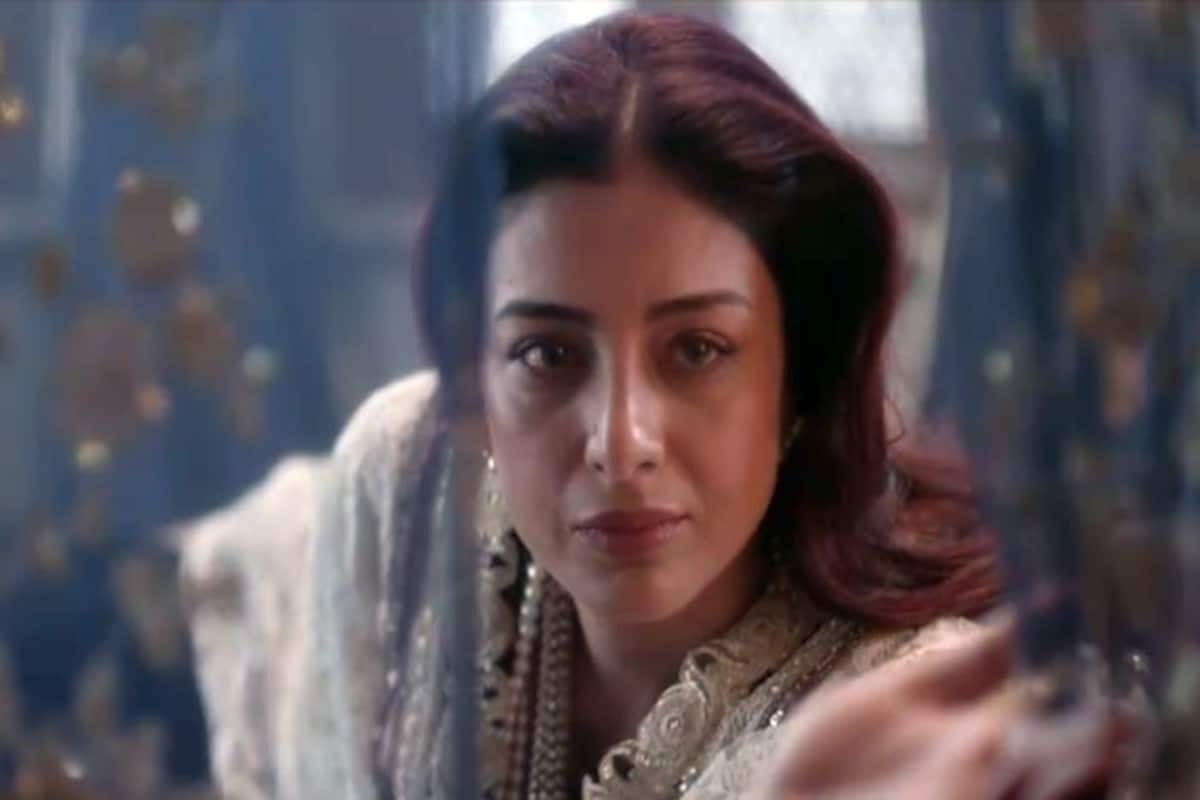 6 Times Tabu as Begum Hazrat aces daughter Firdaus aka Katrina in Fitoor |  India.com