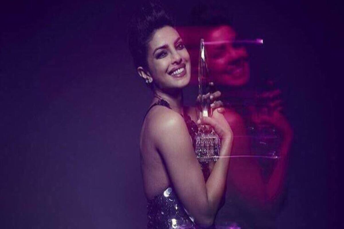 Xxx Aniska Sharma - Priyanka Chopra Makes History as First Indian to win People's Choice Award